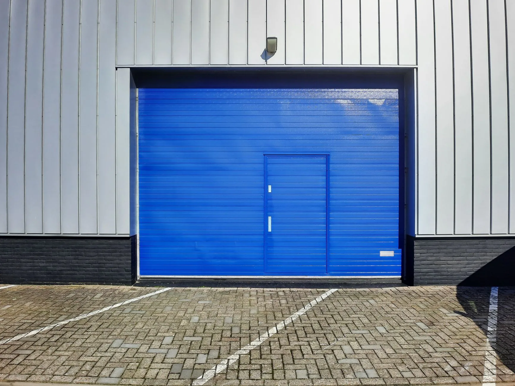 Porte métallique à Namur